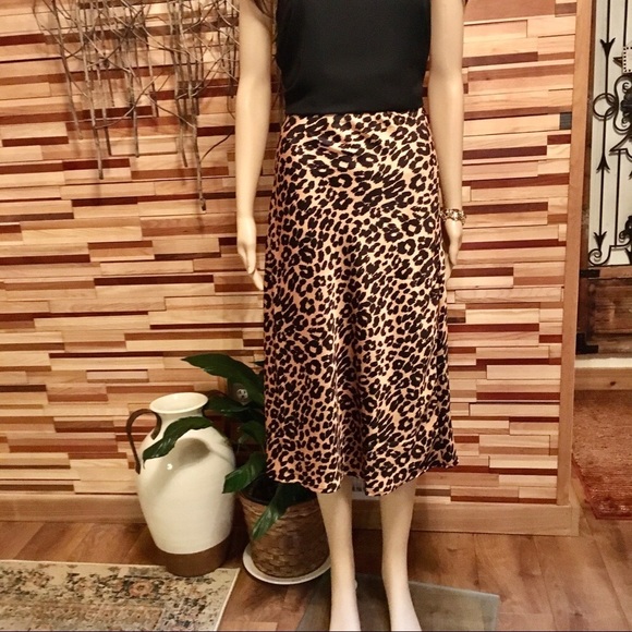 sale SATIN SKIRT LEOPARD PRINT MIDI SKIRT - Picture 3 of 8